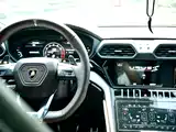 Фото 10 - Lamborghini Urus