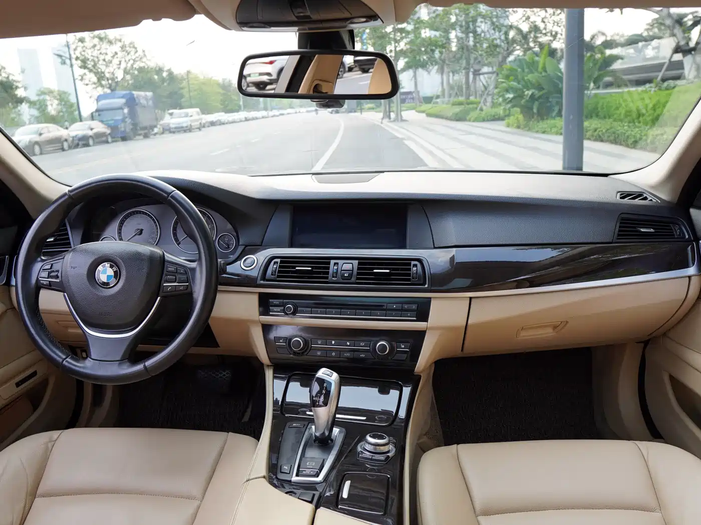 BMW 5 Series 2011 523Li Luxury фото 7