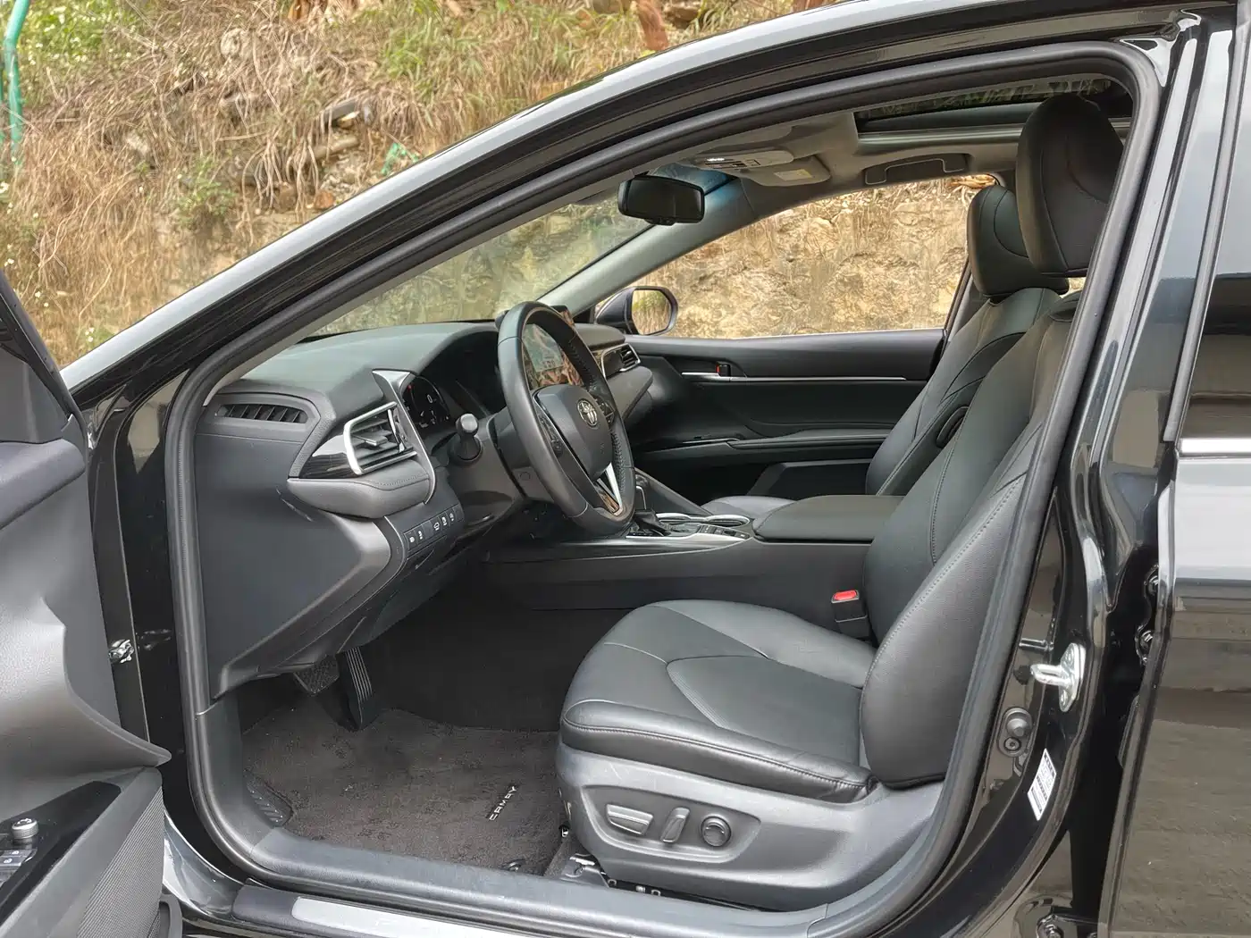 Toyota Camry 2021 2.5G Luxury Edition фото 4
