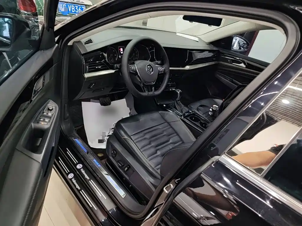 VOLKSWAGEN PASSAT NEW ENERGY
