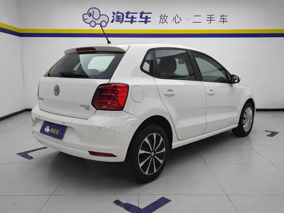 Volkswagen Polo 2016 1.6L Automatic Comfort фото 3