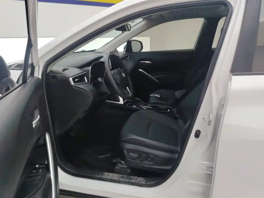 Toyota Corolla Cross 2022 2.0L Premium Edition фото 9