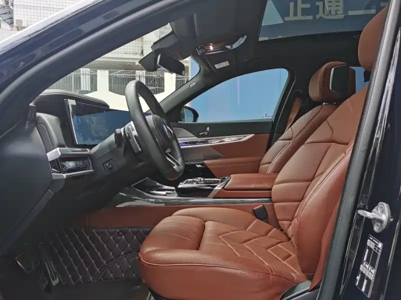 BMW 7-SERIES