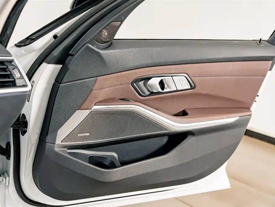 BMW 3 Series 2021 Facelift 325Li M Sport Shadow Edition фото 16