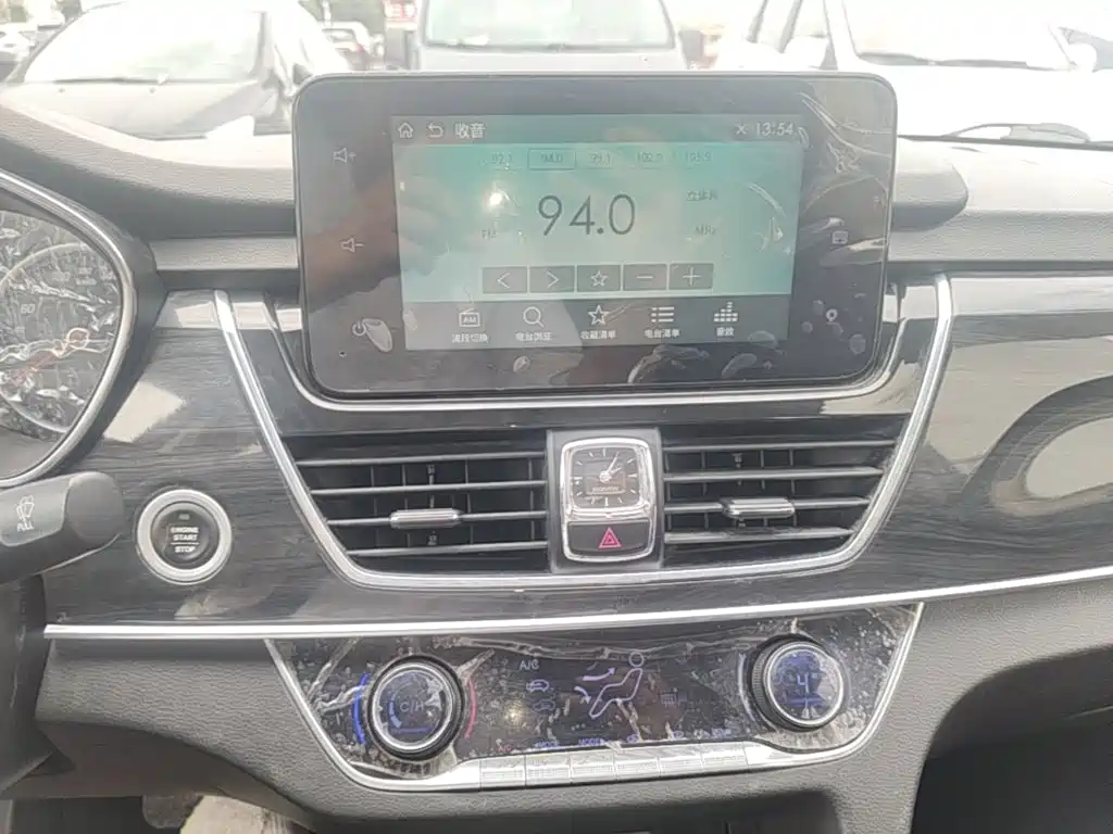 Baojun 560 2018 2017 1.5T DCT Premium Model