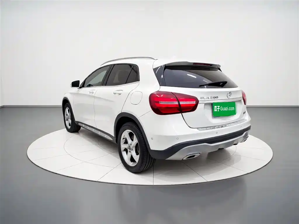 Mercedes-Benz GLA 2017 GLA 200 Dynamic фото 5