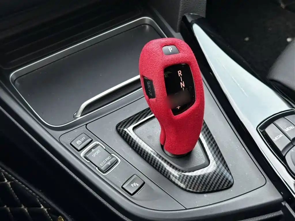 BMW 3 Series GT 2018 320i Fashion фото 19