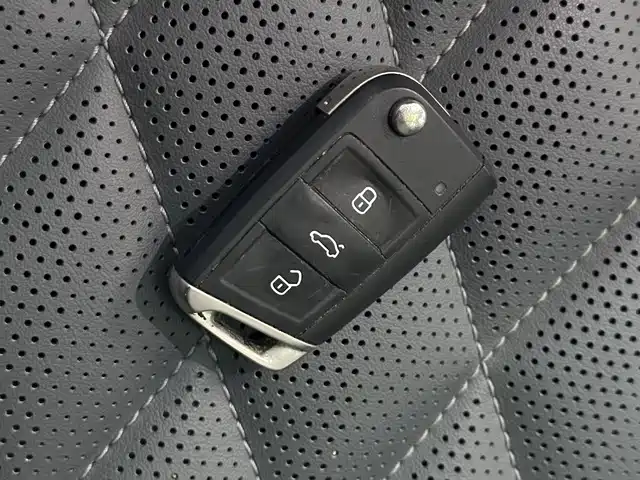 Volkswagen Sagitar 2024 300TSI DSG Surpass Edition фото 14