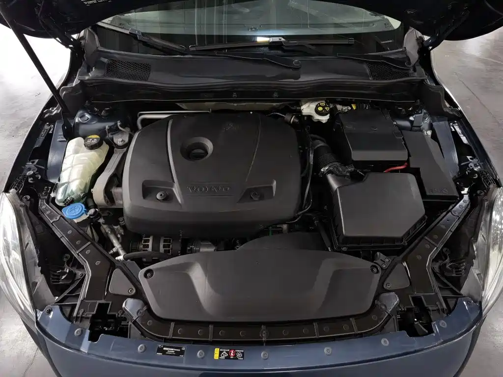 Volvo V40 2018 2018 T3 R-Design Edition