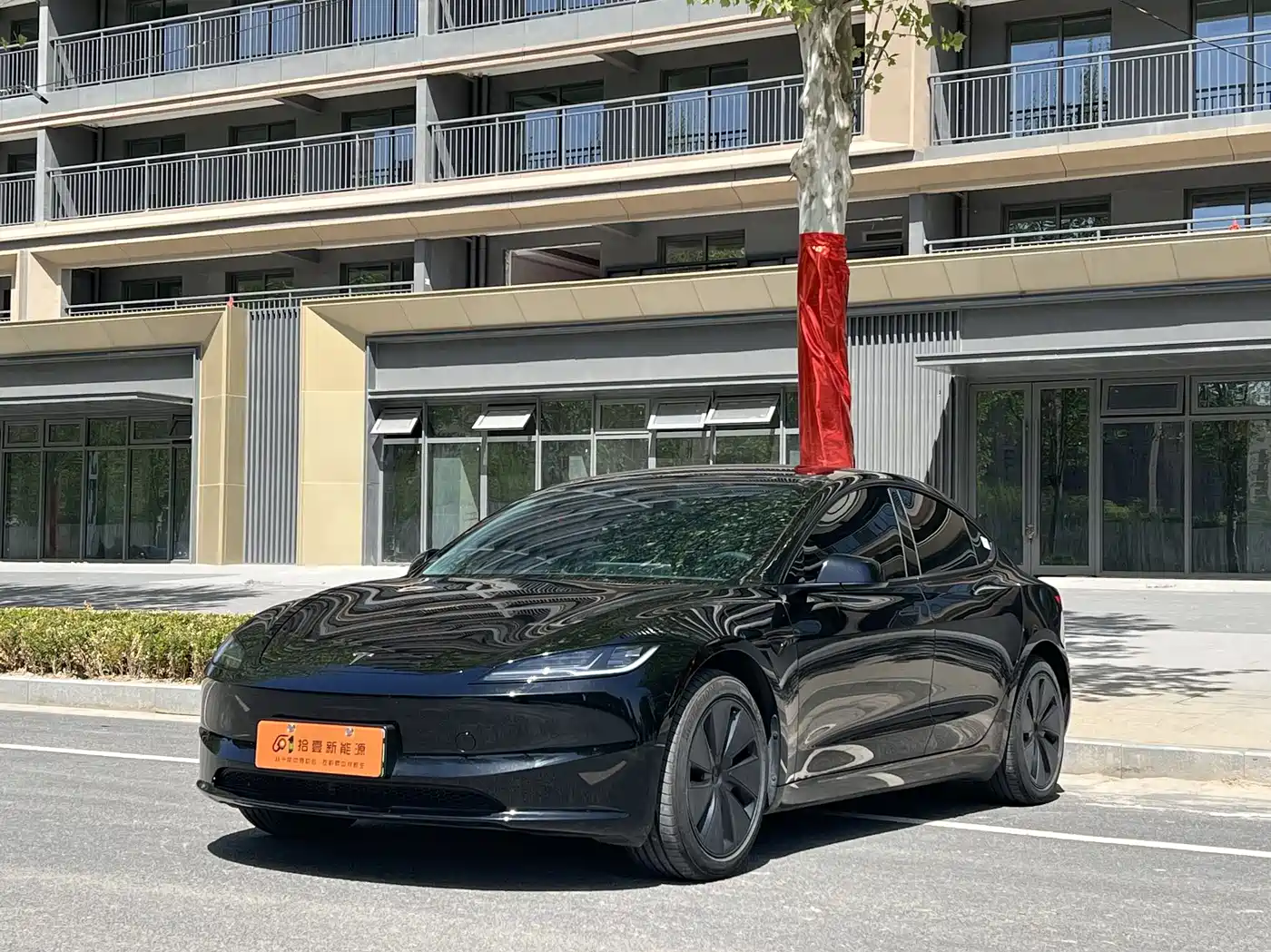 TESLA MODEL 3