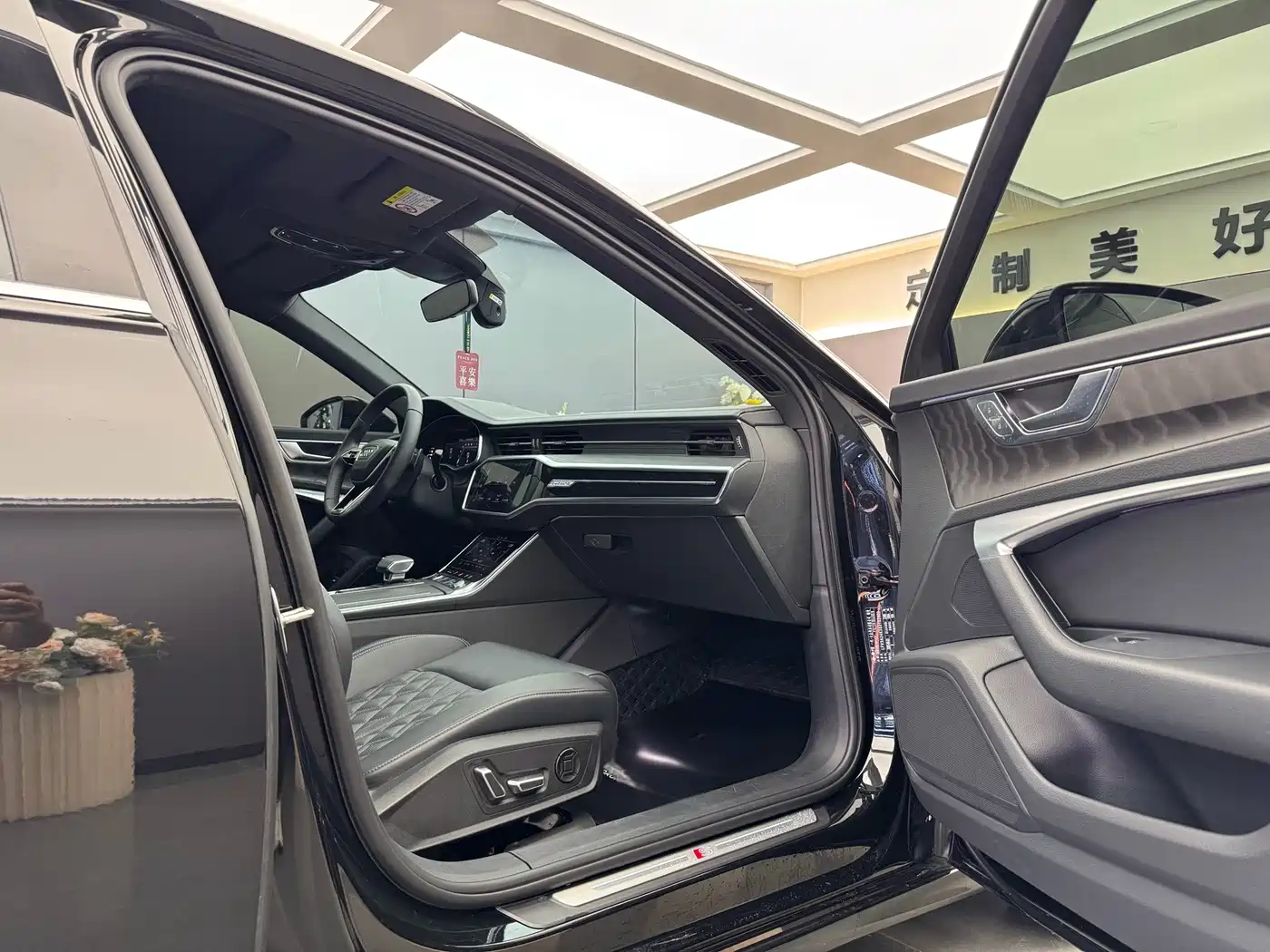 Photo 6 - Audi A6L