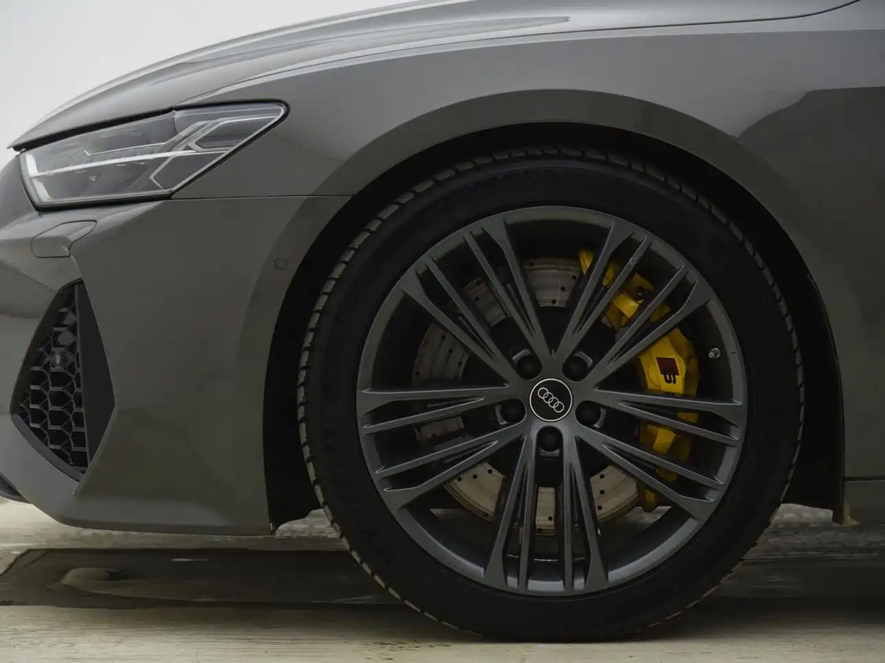 Audi A7 2023 Model 45 TFSI Premium Selection Edition фото 5