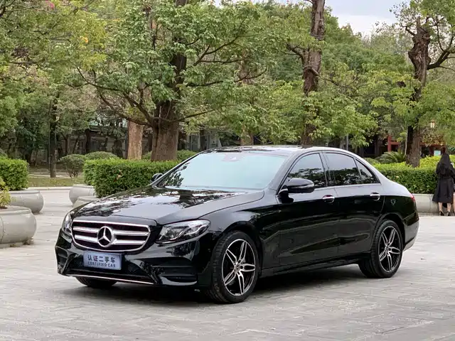 MERCEDES-BENZ E CLASS