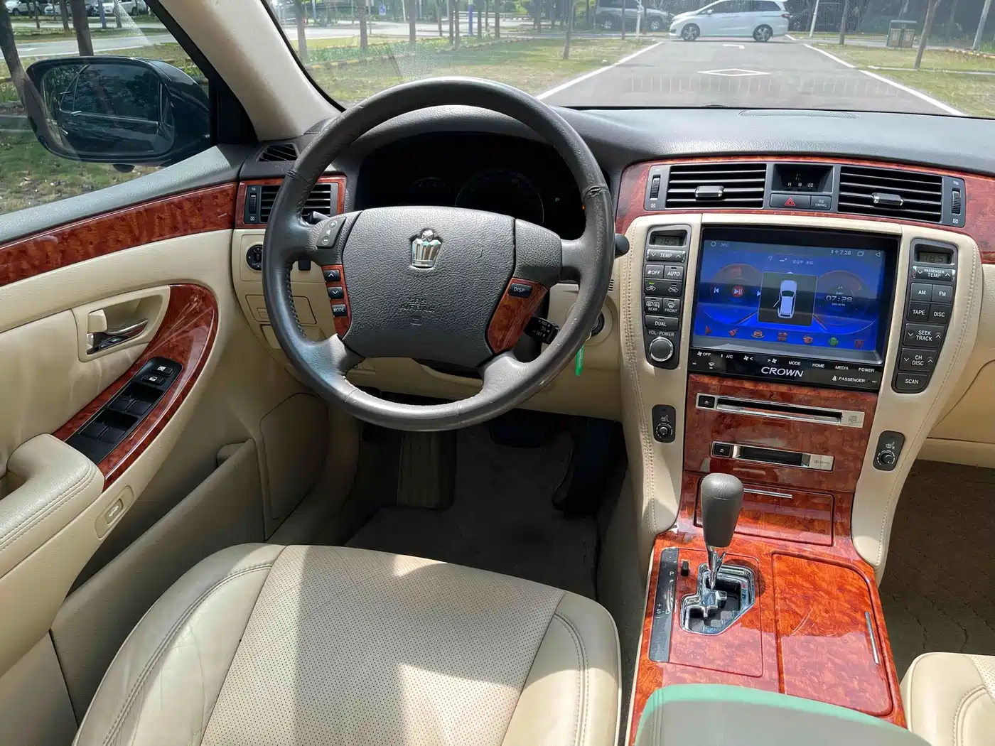 Toyota Crown 2009 2.5L Royal Special Navigation Edition фото 15