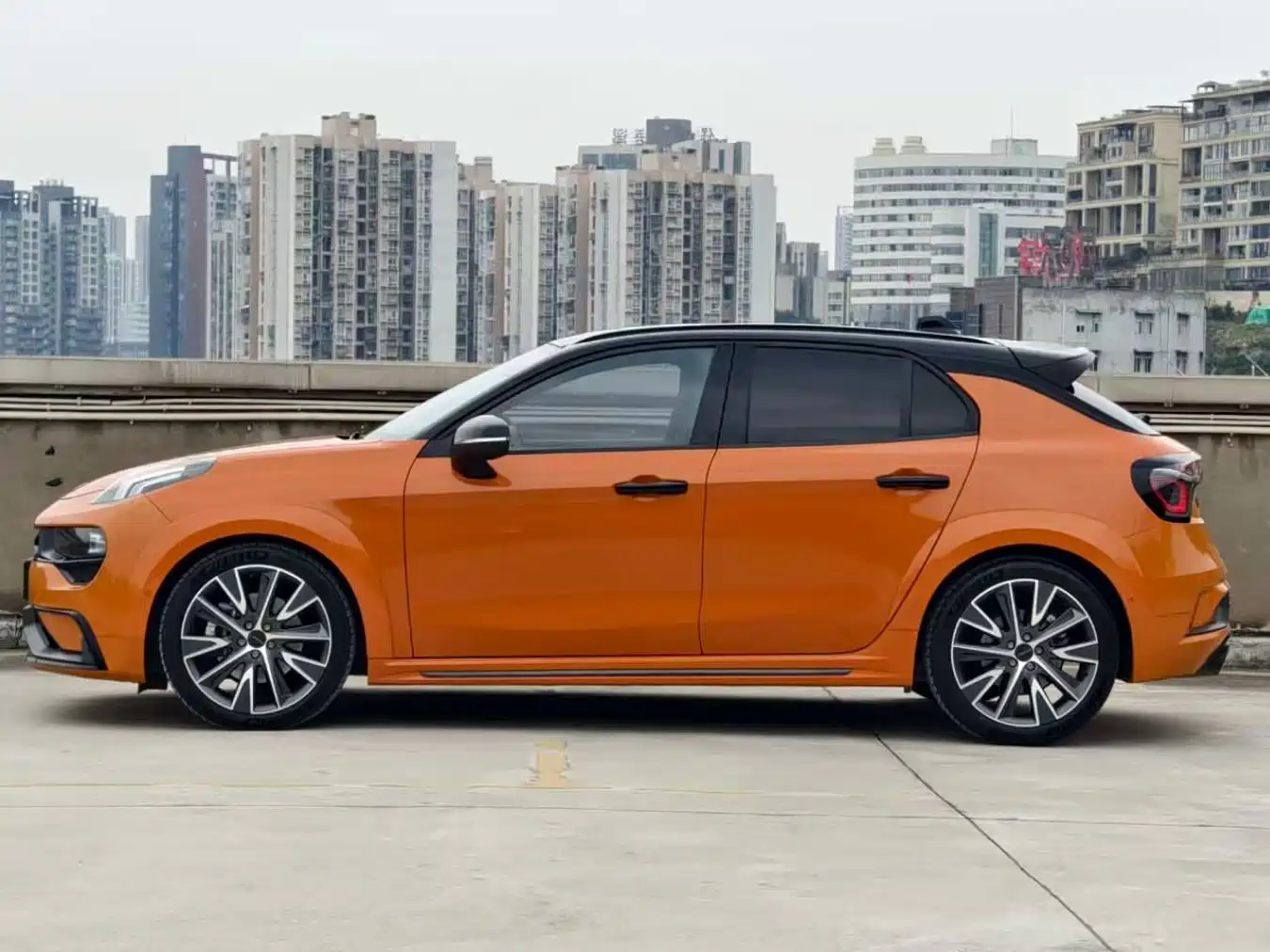 LYNK & CO. 02 HATCHBACK