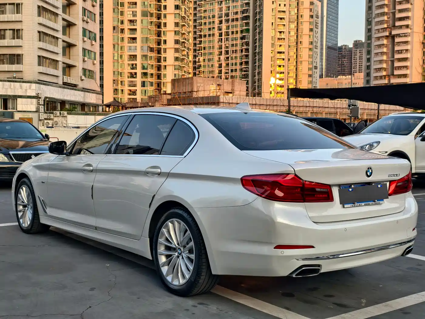 BMW 5 Series 2018 525Li Luxury Package фото 4