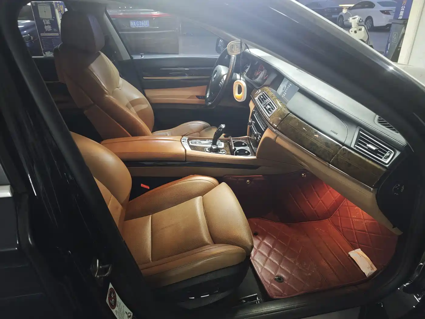 BMW 7 Series 2012 760Li 25th Anniversary Limited Edition фото 4