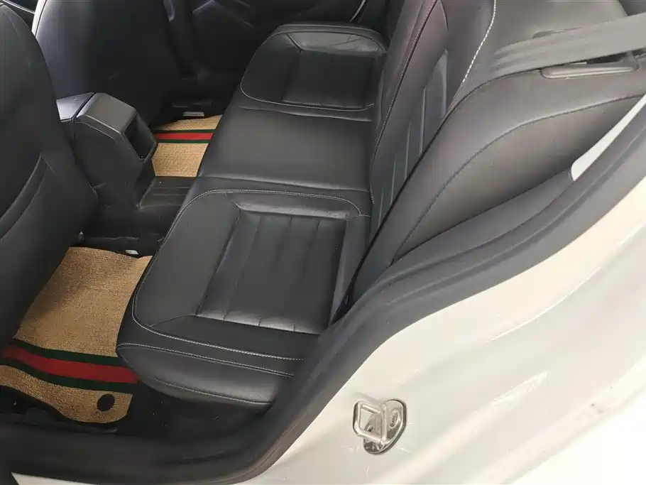 Volkswagen Lavida 2017 1.6L Automatic Comfort Edition фото 11