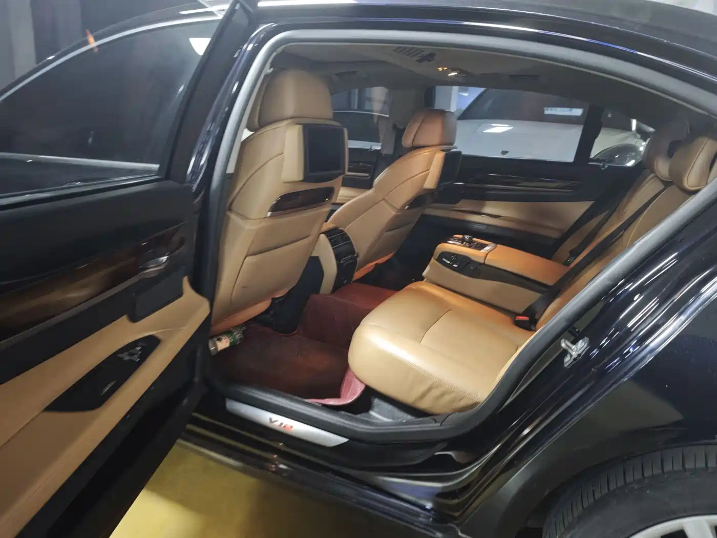 BMW 7 Series 2012 760Li 25th Anniversary Limited Edition фото 9