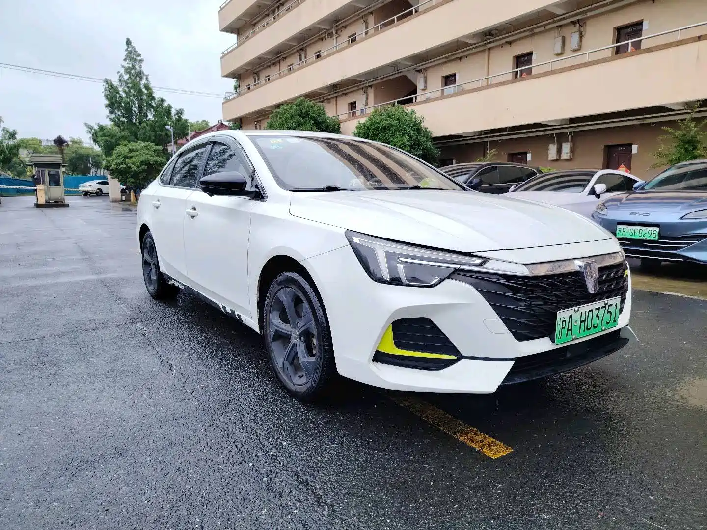 Фото 2 - Roewe i6 MAX EV