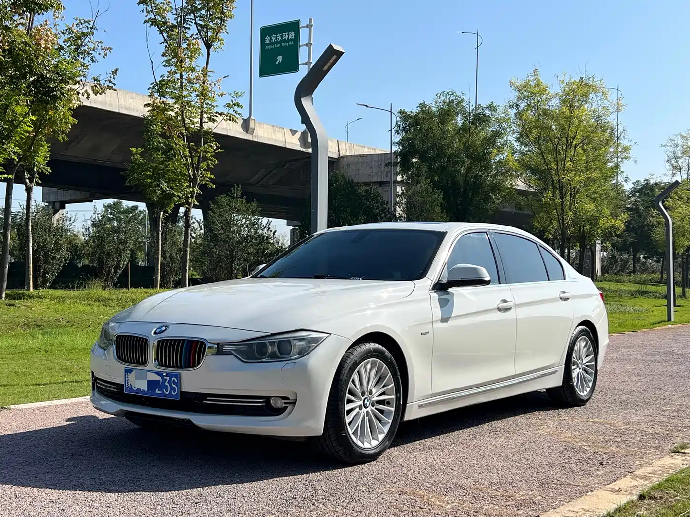 BMW 3 Series 2013 320Li Luxury Design Package