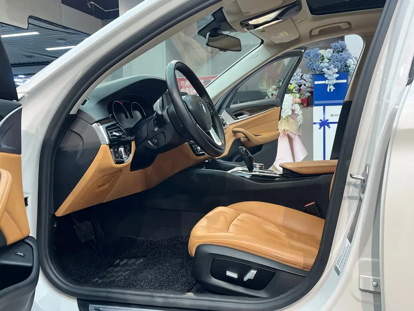 BMW 5 Series 2018 528Li Launch Special Edition фото 4