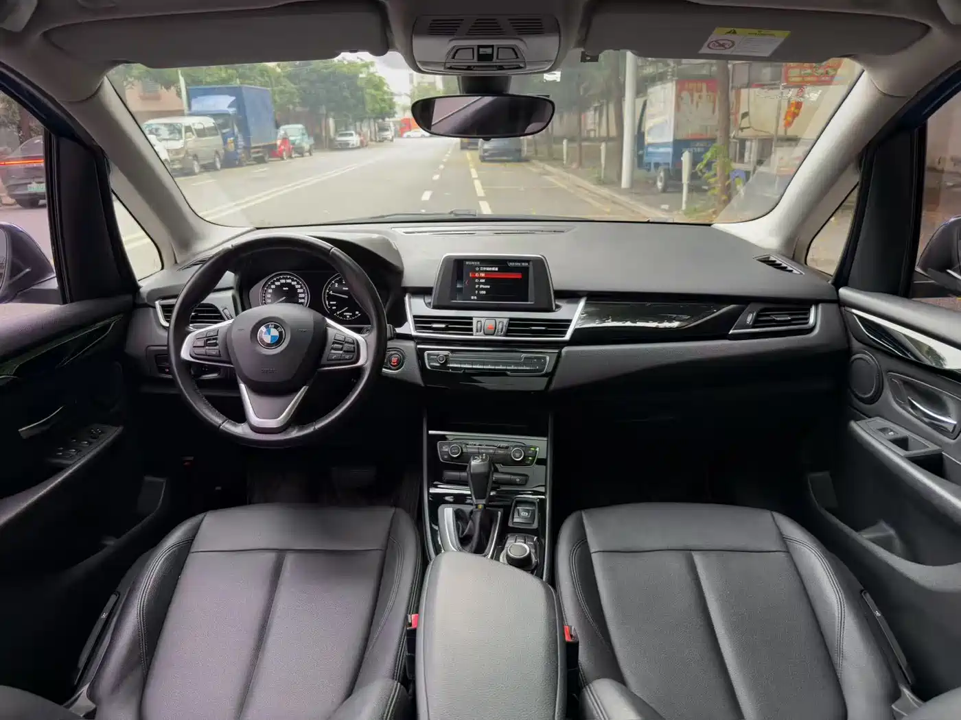 BMW 2 Series Touring 2018 218i Luxury Line фото 8