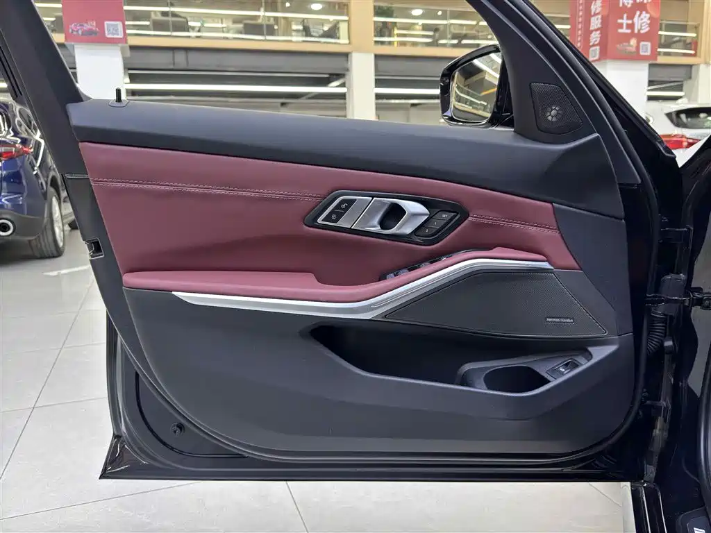 BMW 3 Series 2023 325Li M Sport Black Night Package фото 12