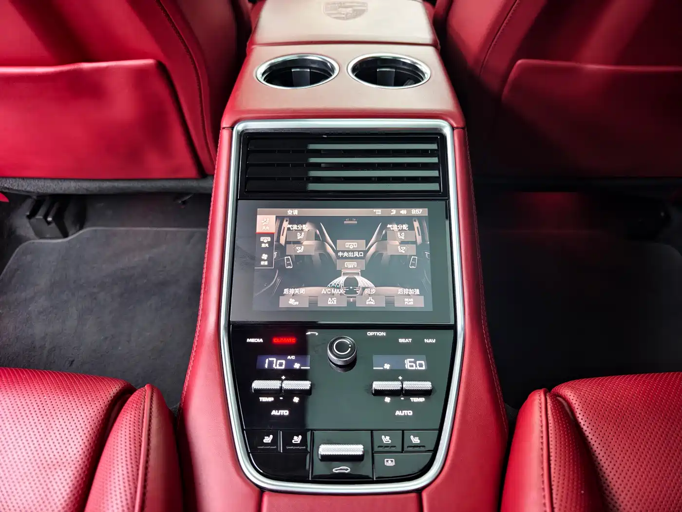 Фото 6 - Porsche Panamera
