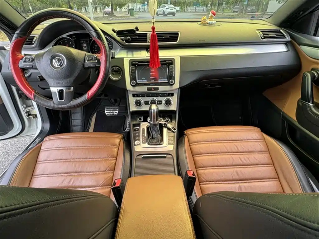 Volkswagen FAW-Volkswagen CC 2016 Model 1.8TSI Luxury фото 19