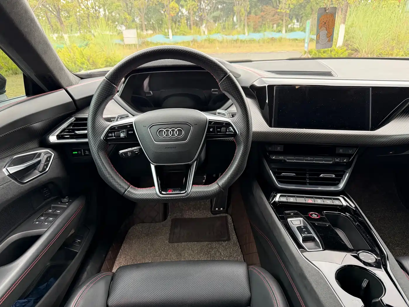Audi e-tron GT, миниатюра 11