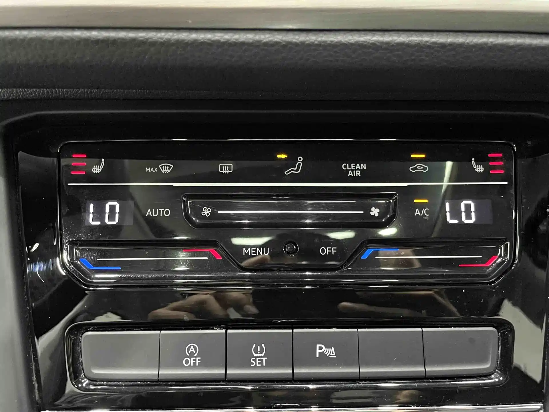 Photo 12 - Volkswagen Touran