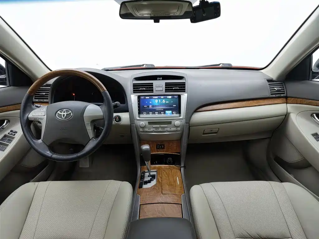 Toyota Camry 2011 240G Luxury Anniversary Edition фото 5