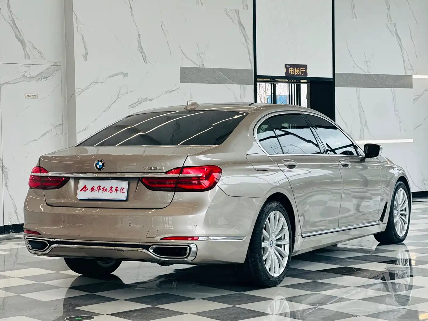 BMW 7 Series 2018 730Li Leading Type Excellence Package фото 5