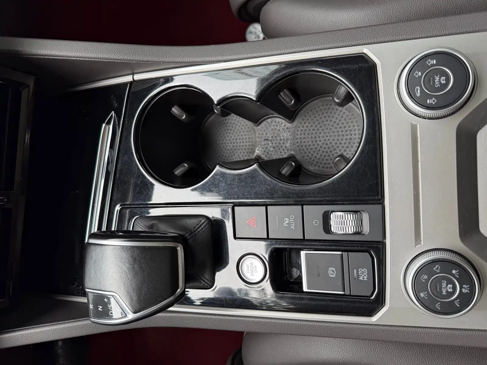 Фото 8 - Volkswagen Touareg