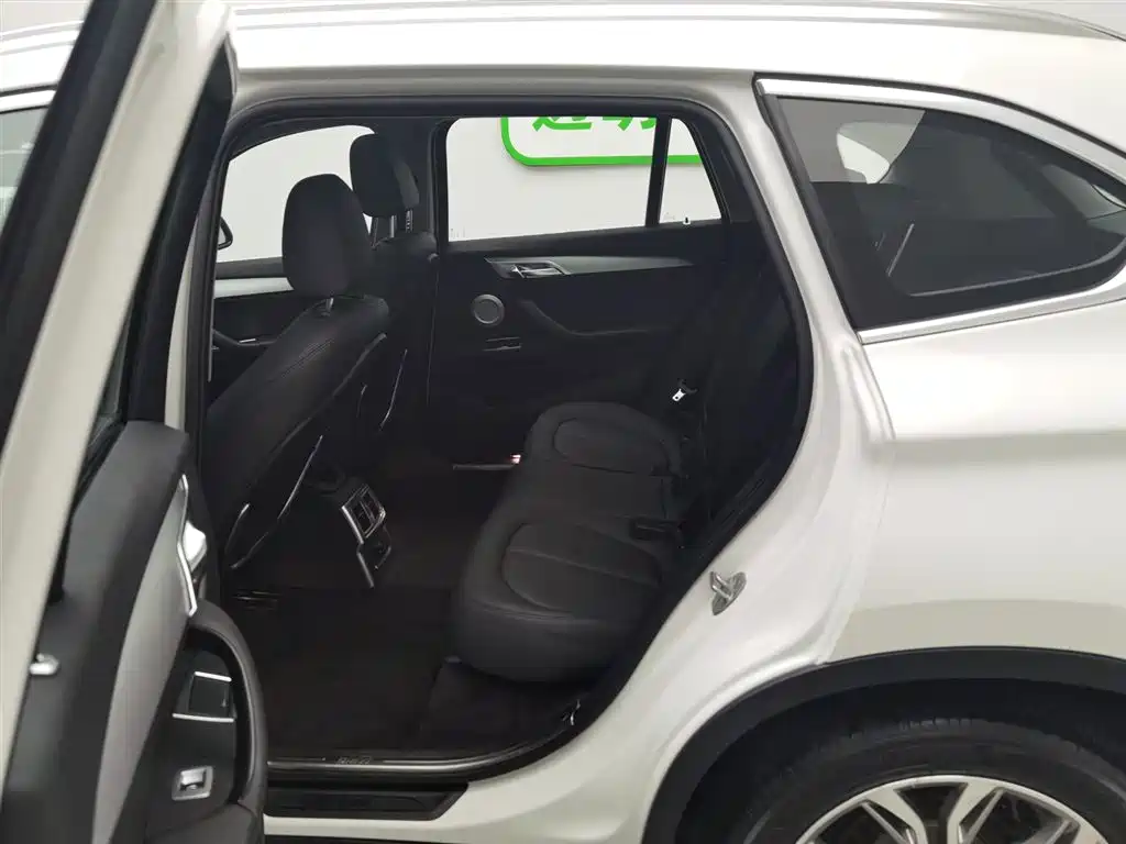 BMW X1 2018 sDrive20Li Leading Model фото 15