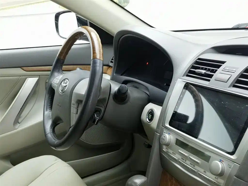 Toyota Camry 2011 240G Luxury Anniversary Edition фото 22