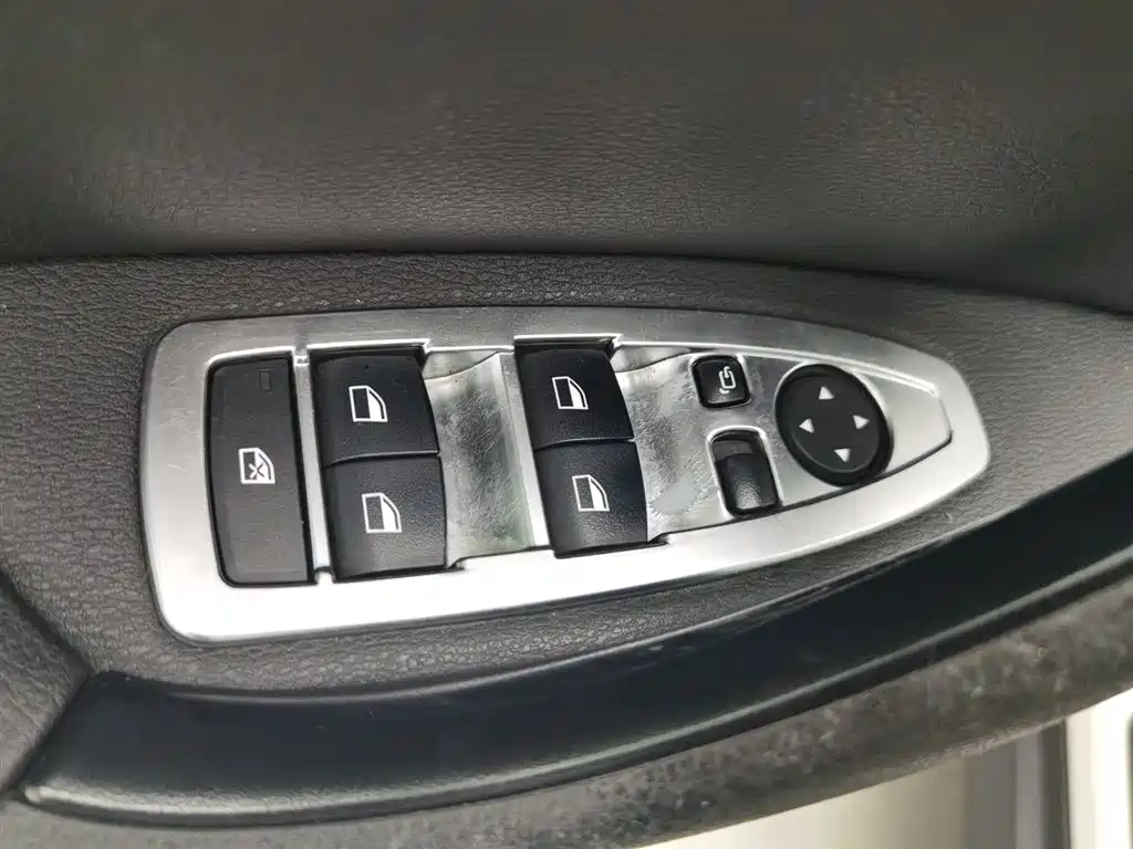 BMW X1 2018 sDrive20Li Leading Model фото 9