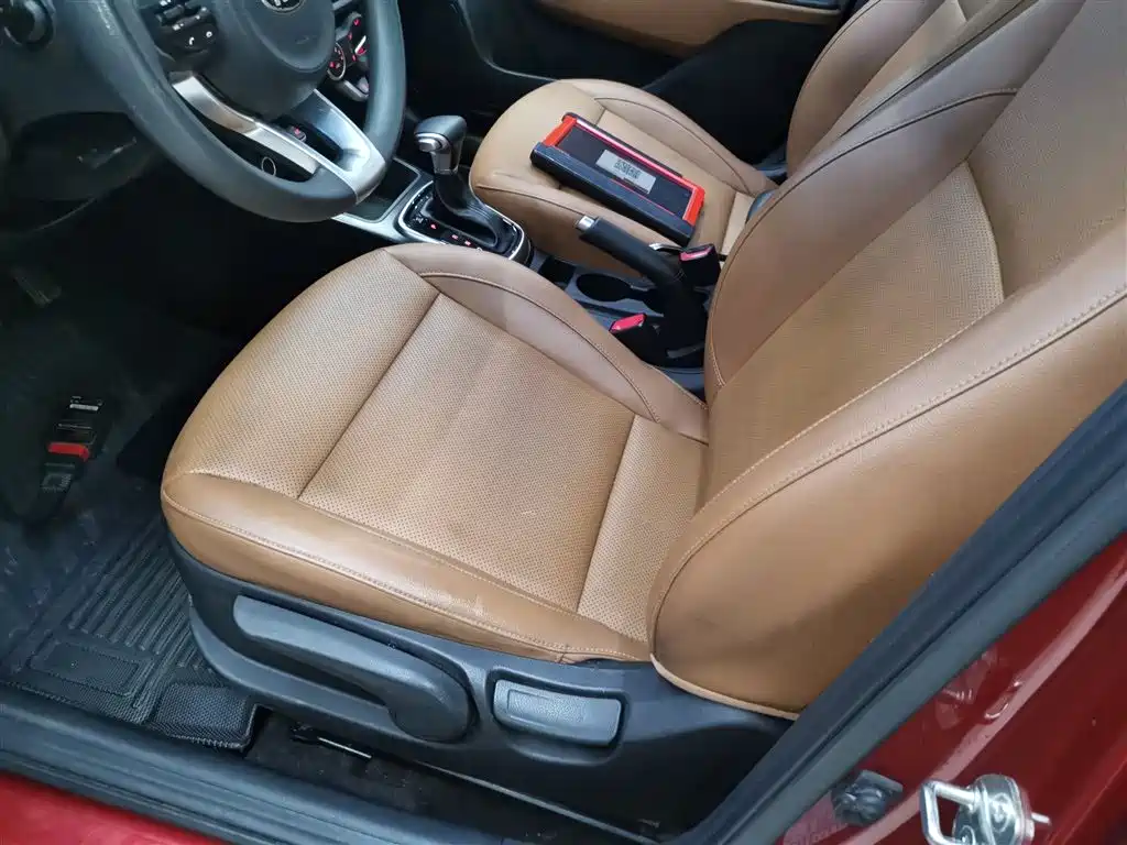 Kia KX CROSS 2017 1.4L AT GLS фото 15