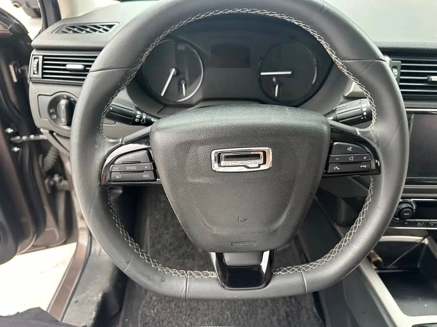 Qoros 3 2016 2016 Sedan 1.6L Automatic Zhiyue