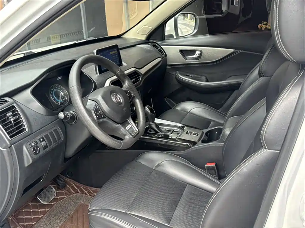 Dongfeng Fengguang Fengguang S560 2019 2018 1.8L CVT Elite 5-seater