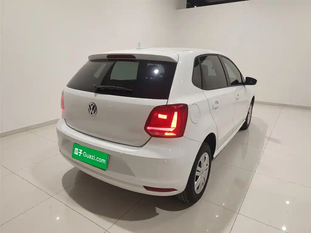 Volkswagen Polo 2016 1.4L Automatic Trend фото 7
