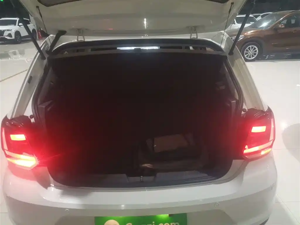Volkswagen Polo 2016 1.4L Automatic Trend фото 19