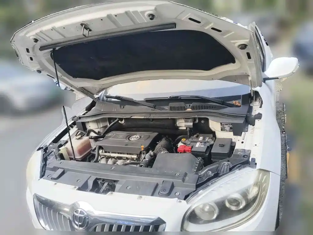 Zhonghua V5 2015 2012 1.5T Manual 2WD Sport