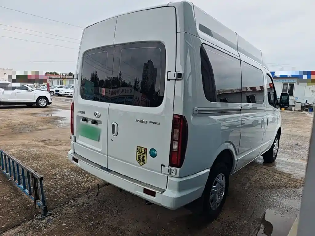 SAIC Maxus Xintu V80 2025 2025 PRO Aoyun 2.0T Manual Short Wheelbase Medium Roof 7/8/9-Seater