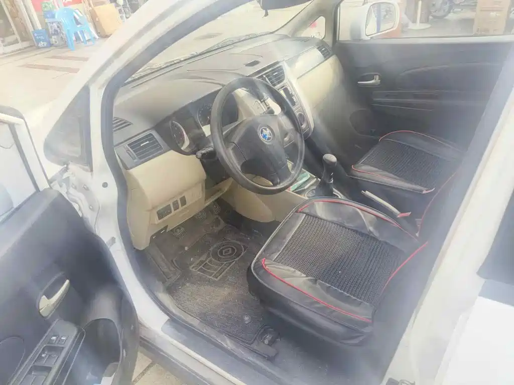 Venucia R50 2015 2013 1.6L Manual Fashion