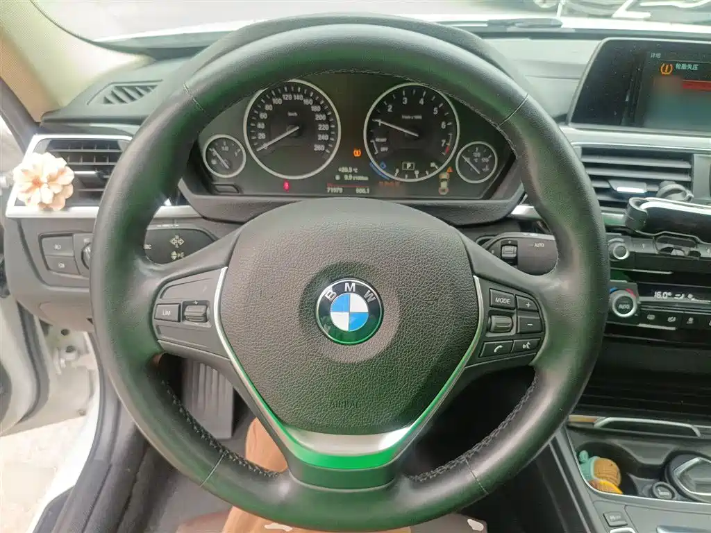 BMW 3 Series 2018 318Li фото 7