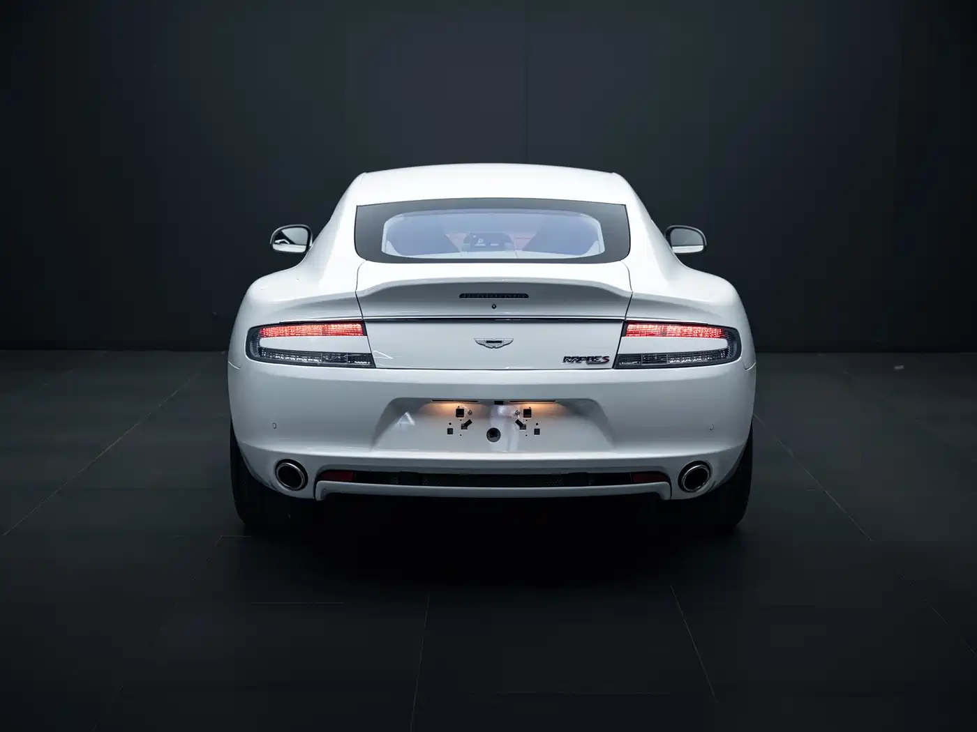 Фото 9 - Aston Martin Rapide