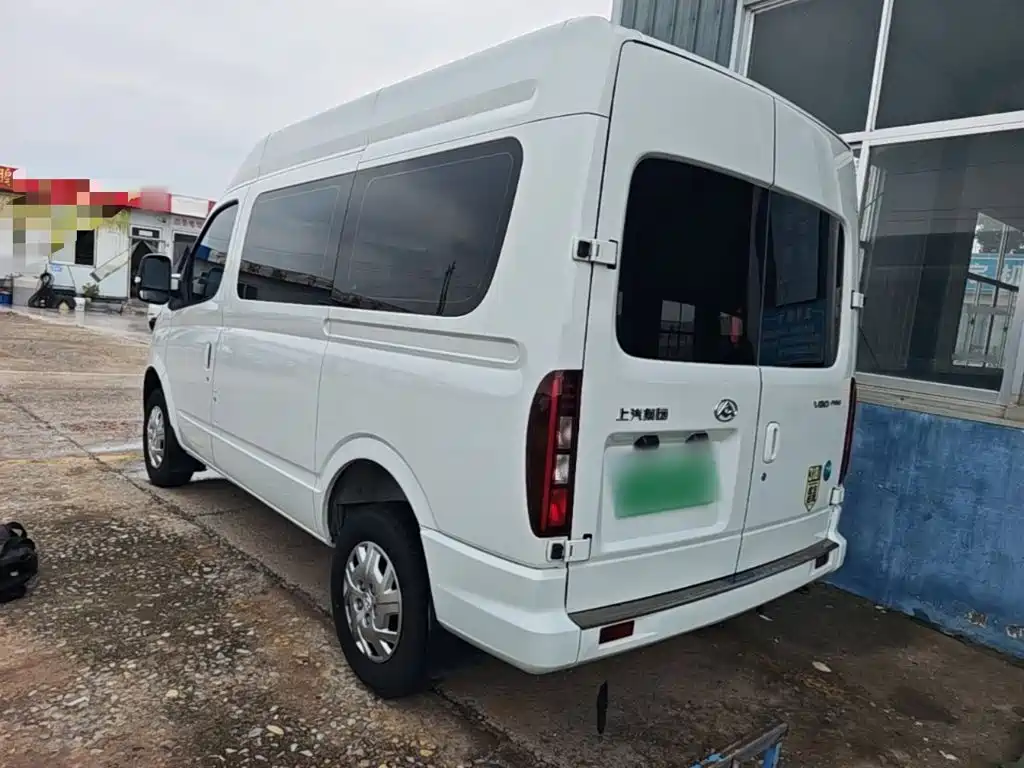 SAIC Maxus Xintu V80 2025 2025 PRO Aoyun 2.0T Manual Short Wheelbase Medium Roof 7/8/9-Seater