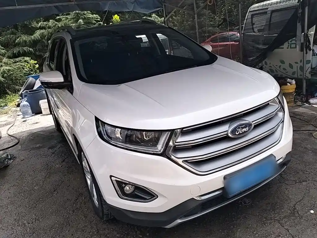 Photo 4 - Ford Edge